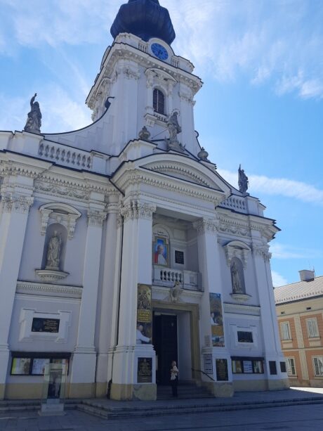 Bazylika Ofiarowania Najświętszej Maryi Panny, kościół parafialny Karola Wojtyły